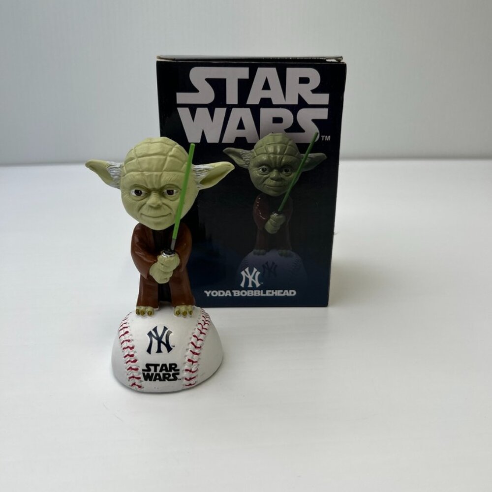 Star Wars Yoda Bobblehead New York Yankees Figure Jedi Lightsaber Limit Core Ne